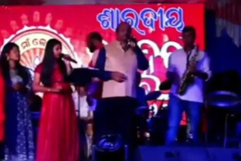 Singer Murali Mohapatra Collapses On Stage In Odisha Passes Away