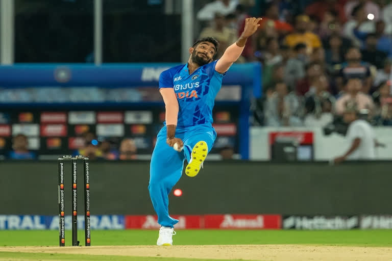 Shane Watson on mohammed siraj  Shane Watson  mohammed siraj  T20 World Cup  Jasprit Bumrah  Jasprit Bumrah ruled out of the 2022 T20 World Cup  ടി20 ലോകകപ്പ്  മുഹമ്മദ് സിറാജ്  ജസ്‌പ്രീത് ബുംറ  ഷെയ്‌ന്‍ വാട്‌സണ്‍  ഐസിസി റിവ്യൂ  ICC Review  ടി20 ലോകകപ്പില്‍ നിന്നും ബുംറ പുറത്ത്  ബിസിസിഐ  BCCI