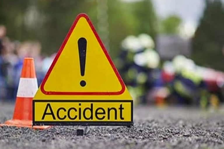 Five killed in car-bus collision in Maharashtra's Latur