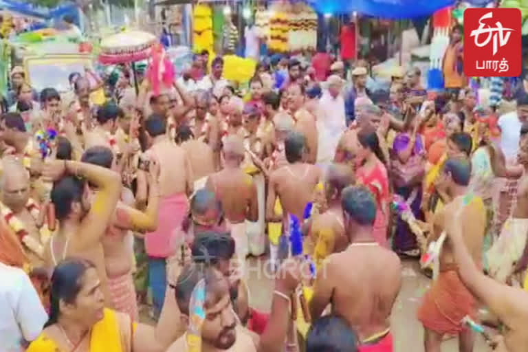 வேஸுக்கோ, தீஸுக்கோ - கோவையில் செளடேஸ்வரி அம்மனுக்காக நடந்த கத்தி போடும் திருவிழா