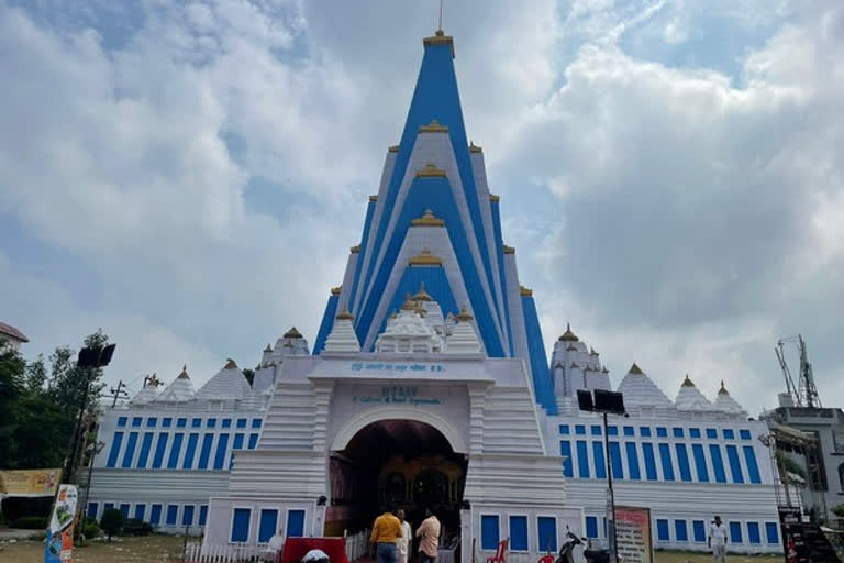 136 ft Durga Puja pandal in Lucknow to enter Guinness Book as world's tallest