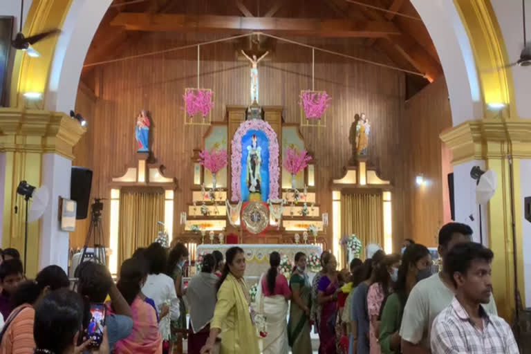 Mahi Church  Mahi Church Thirunal festival  Mahi Church Thirunal  മാഹി പള്ളി  മാഹി പള്ളി തിരുനാള്‍ മഹോത്സവം  മാഹി സെന്‍റ് തെരേസ ദേവാലയം  മാഹി പൊലീസ്