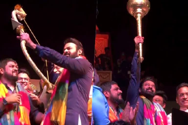 ராம்லீலா நிகழ்ச்சியில் முதல்வர் அரவிந்த் கெஜ்ரிவால், நடிகர் பிரபாஸ் பங்கேற்பு...