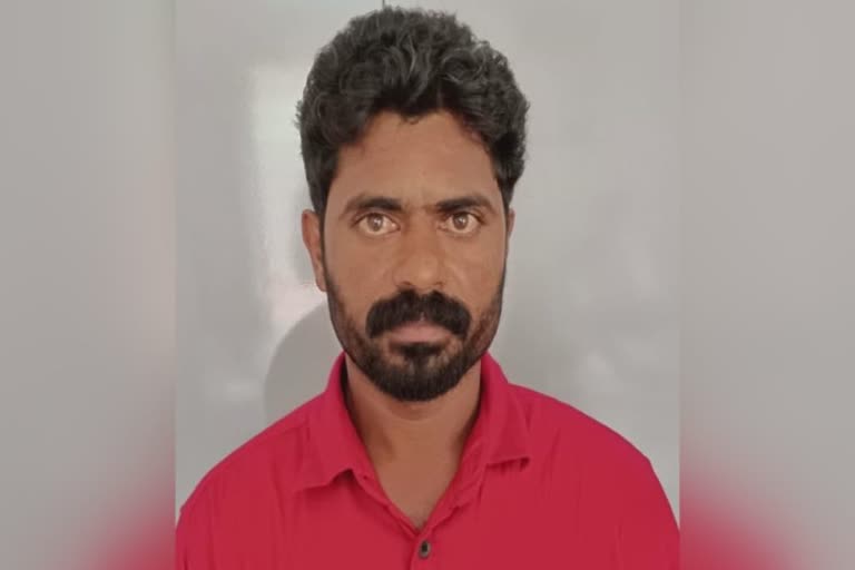 badiyadukka arrest  man arrested for attacking woman  man arrested in kasargod  സാമ്പത്തിക ഇടപാടിനെ ചൊല്ലി തർക്കം  യുവതിയെ അപായപ്പെടുത്താൻ ശ്രമിച്ചയാൾ അറസ്റ്റിൽ  യുവതിയെ ആക്രമിച്ചു  ബദിയടുക്ക  ബദിയടുക്ക കാസർകോട്  കാസർകോട് വാർത്തകൾ  തമിഴ്‌നാട് സ്വദേശിയായ മുരുകേഷ്