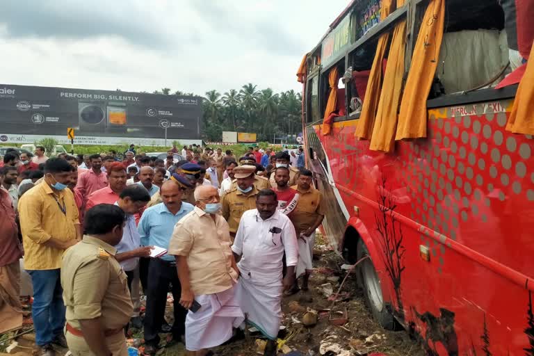 വടക്കഞ്ചേരി വാഹനാപകടം  വടക്കഞ്ചേരി വാഹനാപകടം മന്ത്രി കെ കൃഷ്‌ണൻകുട്ടി  വടക്കഞ്ചേരി ടൂറിസ്റ്റ് ബസ് അപകടം  വൈദ്യുതി വകുപ്പ് മന്ത്രി  k krishnankutty on VADAKKANCHERRY BUS ACCIDENT  VADAKKANCHERRY BUS ACCIDENT  minister k krishnankutty  tourist bus accident palakkad