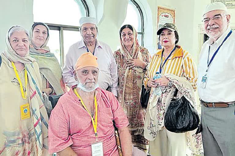 ex-indian-captain-bedi-meets-alam-at-kartarpur-rejuvenates-old-memories