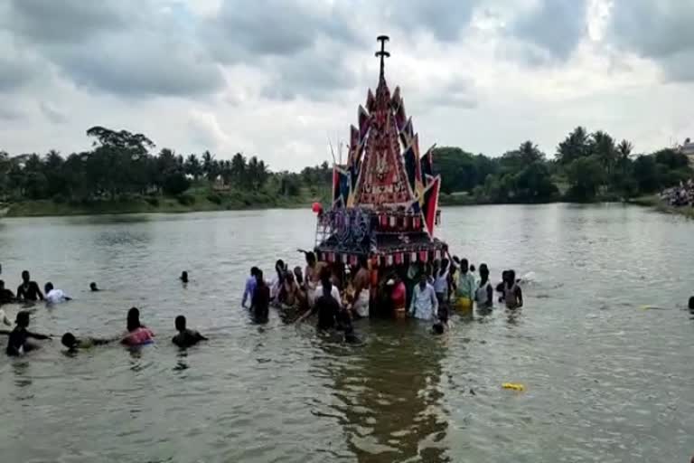 ஈரோடு மல்லிகார்ஜூனா கோயில் தெப்ப திருவிழா கோலாகலம்