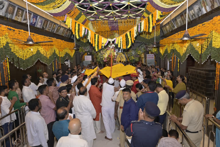 Dahihandi in Sai temple