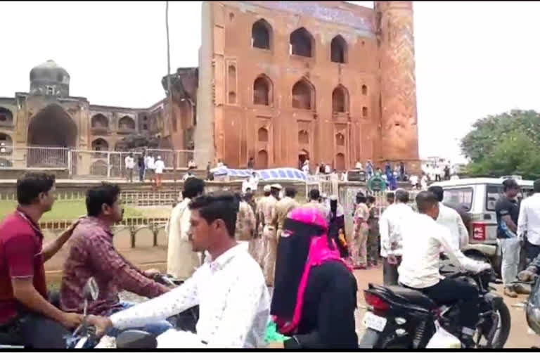 Hindutva Mob Performs Puja at Masjid