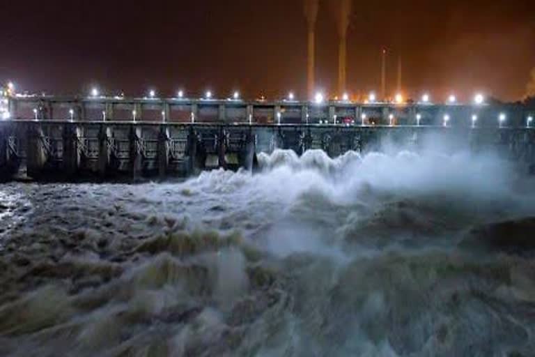 52000 cusecs water discharge from Kota barrage