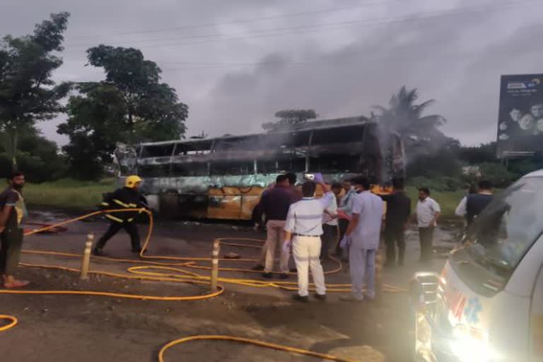 nashik bus fire accident today