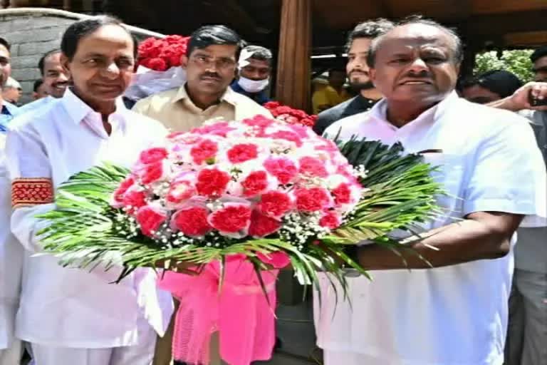 Telangana CM KCR and HD Kumaraswamy