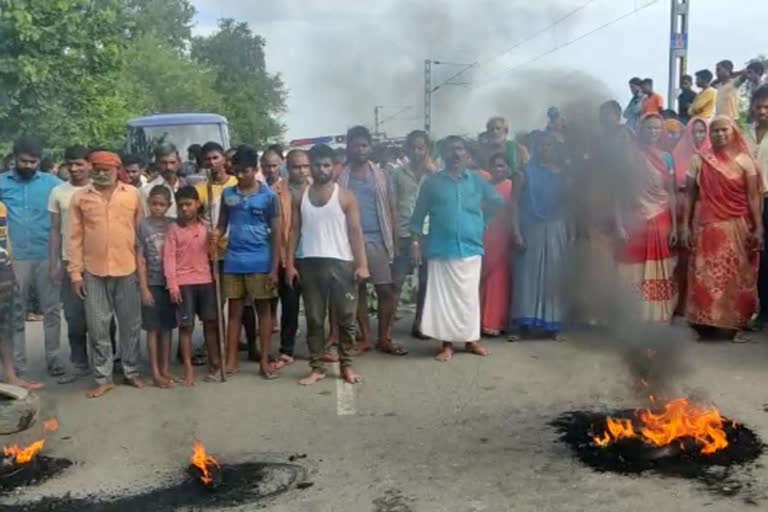 Road Jam In Nalanda