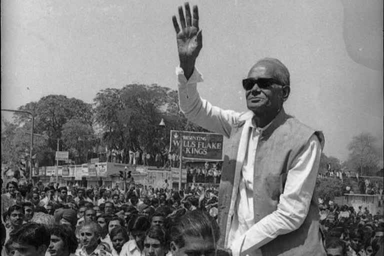 Ahead of JP's birth anniversary, Bihar releases pending pension for his followers