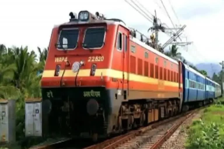 Tippu Express renamed as Wodeyar Express  ടിപ്പു എക്‌സ്‌പ്രസ്  ടിപ്പു എക്‌സ്‌പ്രസിന്‍റെ പേര് മാറ്റി  ടിപ്പു എക്‌സ്‌പ്രസ് ഇനി വോഡയാർ എക്‌സ്പ്രസ്  Wodeyar Express  Tippu Express  Tippu Express renamed  ബിജെപി എംപി പ്രതാപസിംഹ  അശ്വിനി വൈഷ്‌ണവ്  കുവെംപു എക്‌സ്പ്രസ്