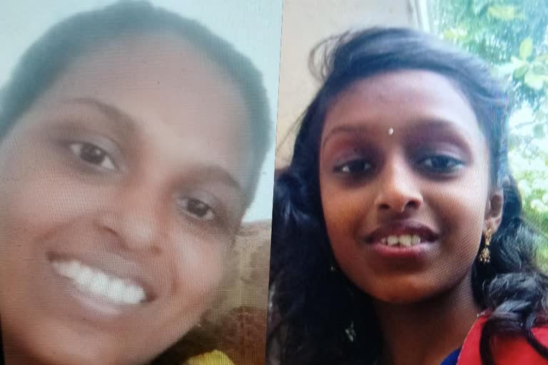 Mother drowned into water  tries to get back the footwear of daughter  Thrissur  Mala  Mother and Daughter drowned into water and dies  try to save mother daughter also dies  ചെരുപ്പെടുക്കാന്‍ ശ്രമിക്കുന്നതിനിടെ  അമ്മ കുളത്തില്‍ വീണ് മരിച്ചു  രക്ഷിക്കാനെത്തിയ പതിനൊന്നുകാരി മകള്‍  തൃശൂര്‍  മാള  പൂപ്പത്തി  മകളുടെ ചെരുപ്പെടുക്കാന്‍  കാല്‍വഴുതി വീണു  രക്ഷിക്കാന്‍ ശ്രമിച്ച പതിനൊന്നുകാരി  അമ്മയും മകളും മുങ്ങി മരിച്ചു  അപകടം  മേരി അനു  ആഗ്ന