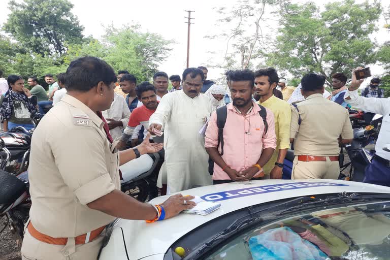 people challans for not wearing helmet