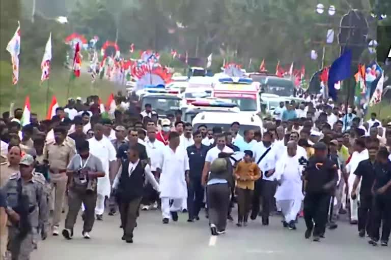 Congress MP Rahul Gandhi resumes Bharat Jodo Yatra from Tiptur in Tumkur distric Karnataka