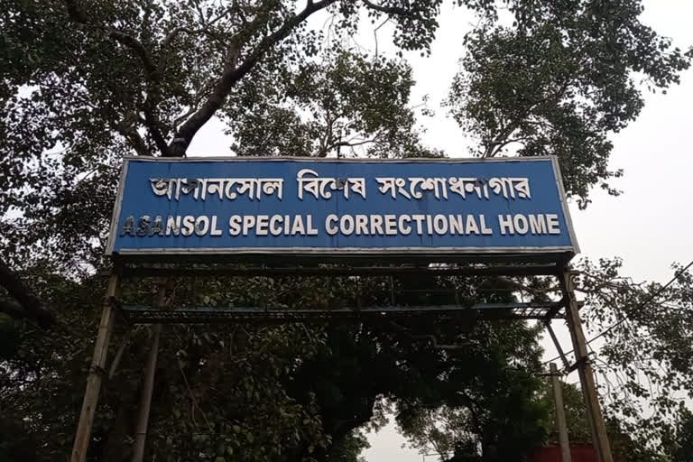 ed-visits-asansol-jail-makes-saigal-hossain-sign-document