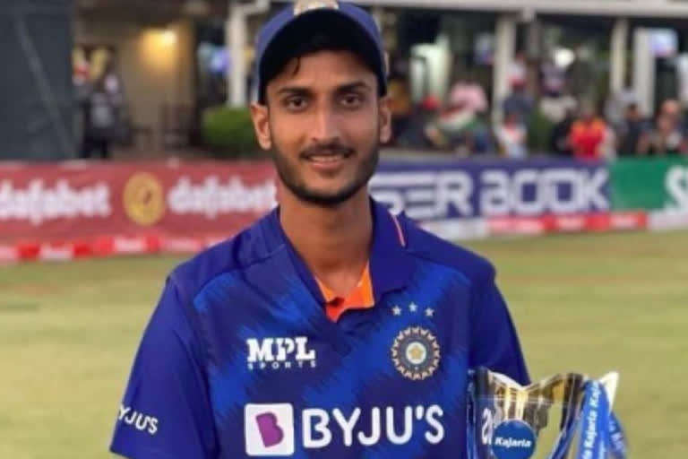Bengal Cricketer Shahbaz Ahmed Makes International Debut for India