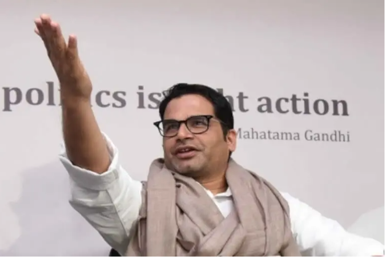 Prashant Kishor against Nitish Kumar  നിതീഷിന്‍റെ സംസാരം അത്തുപിത്തും ബാധിച്ചതുപോലെ  നിതീഷിന്‍റെ സംസാരം അത്തുപിത്തും ബാധിച്ചതുപോലെ  പ്രശാന്ത് കിഷോര്‍ ജന്‍സൂരജ് പദയാത്ര  Prashant Kishore Jansuraj Padayatra  ബിഹാര്‍ മുഖ്യമന്ത്രി  Chief Minister of Bihar