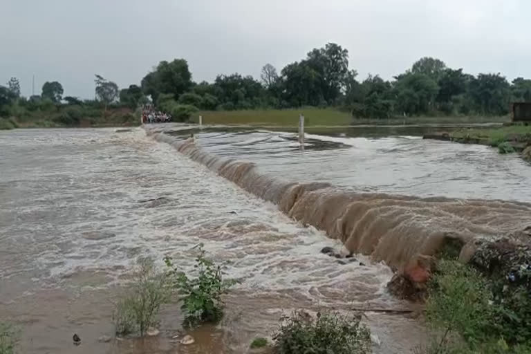 धौलपुर में बारिश का दौर