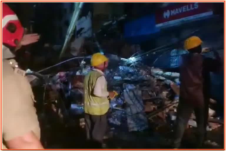 building collapsed in Delhi