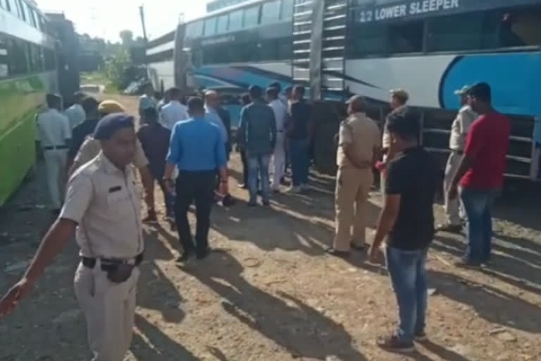 Forensic team investigating Howrah Rail Worker Murder Case