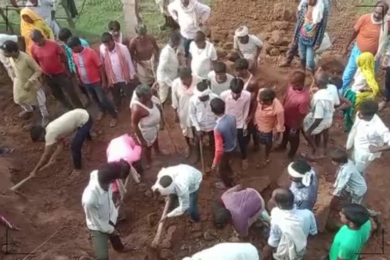 earthen mound collapse in Karauli