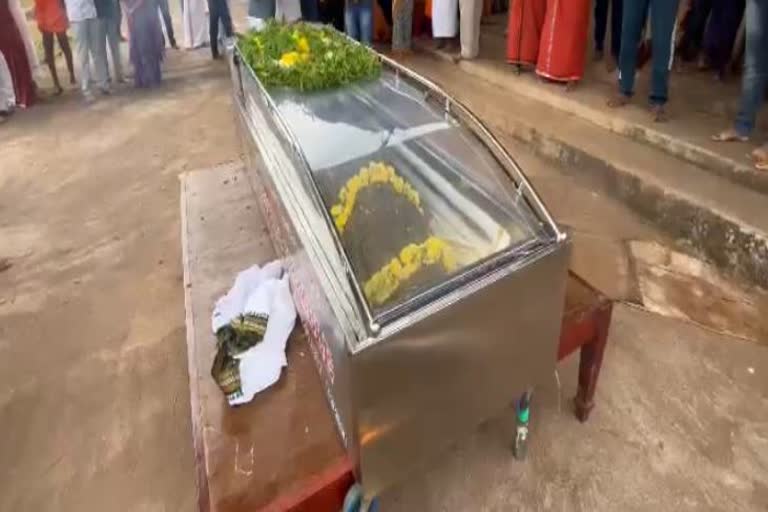 vegetarian crocodile dead in kerala people pay tribute