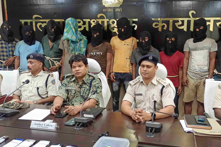 Dumka police arrested eleven criminals