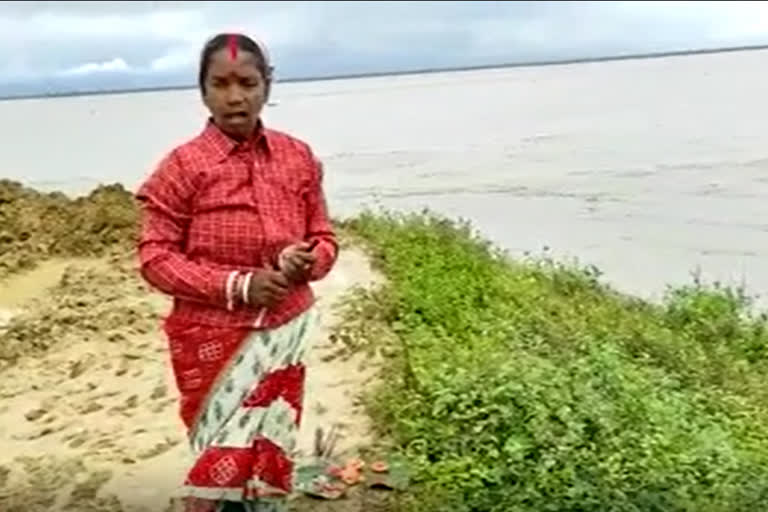 Construction of embankment by tea workers