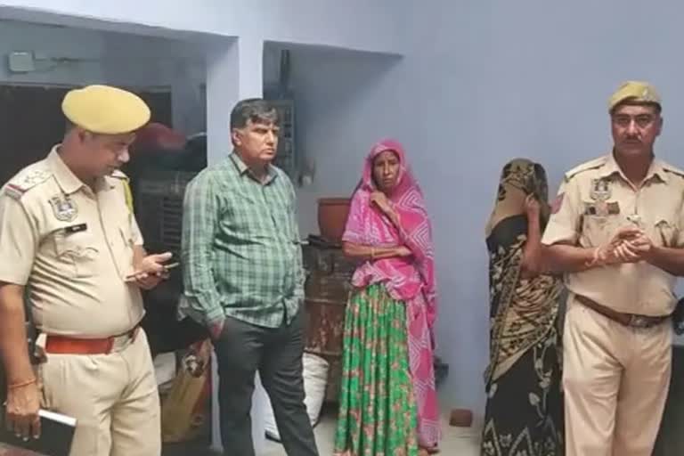 Tenant cut claws of elderly woman in Jaipur, Tenant arrested for robbing silver rings in Jaipur