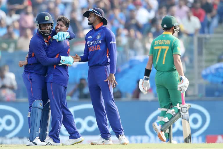 IND vs SA  India Vs South Africa  South Africa tour of india  Statistical Highlights From IND vs SA ODI Series  ഇന്ത്യ vs ദക്ഷിണാഫ്രിക്ക  ഇന്ത്യ vs ദക്ഷിണാഫ്രിക്ക പരമ്പരയിലെ റെക്കോഡ്  രോഹിത് ശര്‍മ  ശിഖര്‍ ധവാന്‍  Temba Bavuma  Keshav Maharaj  David Miller  ടെംബ ബാവുമ  കേശവ് മഹാരാജ്  ഡേവിഡ് മില്ലര്‍  കുല്‍ദീപ് യാദവ്  Kuldeep Yadav  Rohit Sharma  Shikhar Dhawan