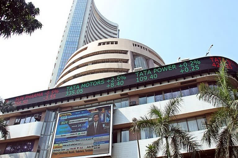 Sensex and Nifty fall in early trade