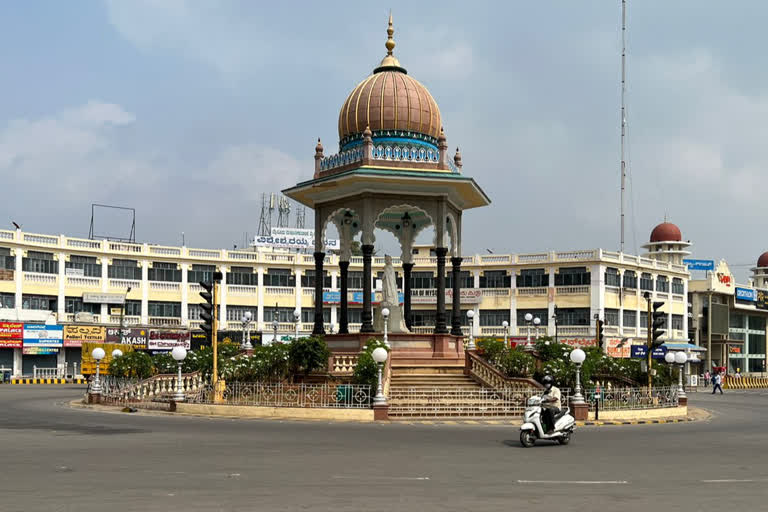 Monkeypox is suspected to be detected in Mysore  Monkeypox is suspected to be detected in Karnataka  Monkeypox case update  Monkeypox case register in Mysore  ಮೈಸೂರು ಜಿಲ್ಲೆಯಲ್ಲಿ ಮೊದಲ ಮಂಕಿಪಾಕ್ಸ್ ಪ್ರಕರಣ ಪತ್ತೆ  ಭಾರತದ ಮೊದಲ ಮಂಕಿ ಪಾಕ್ಸ್ ಪ್ರಕರಣ ಪತ್ತೆ  ಬಾಲಕಿಯ ದೇಹದ ಮೇಲೆ ಬೊಬ್ಬೆಗಳು  ಮೈಸೂರಿನ ಮಕ್ಕಳ ಆಸ್ಪತ್ರೆ  ಜಿಲ್ಲಾ ಆರೋಗ್ಯ ಮತ್ತು ಕುಟುಂಬ ಕಲ್ಯಾಣಧಿಕಾರಿ  ಬಾಲಕಿಯ ಆರೋಗ್ಯದ ಬಗ್ಗೆ ಮಾಹಿತಿ ಕಲೆ