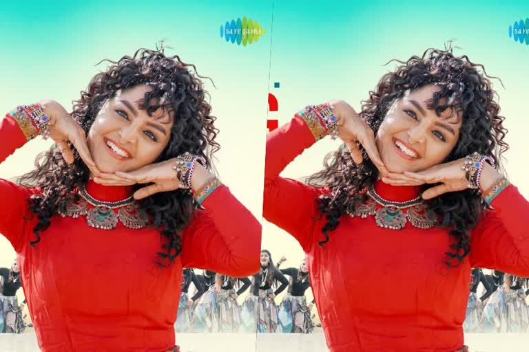 Ayisha video song  Manju Warrier movie Ayisha  Manju Warrier  Ayisha  മഞ്ജു വാര്യരുടെ ഗംഭീര നൃത്തച്ചുവടുകള്‍  ആയിഷ