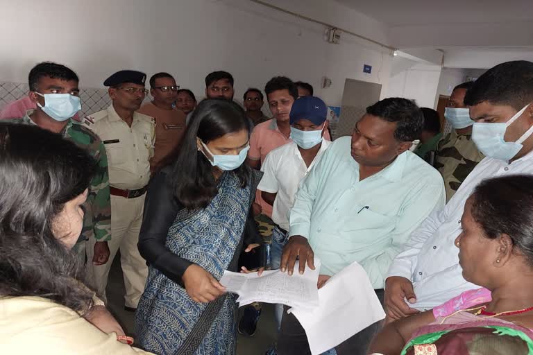 MLA Shilpi Neha Tirkey inspected Bero CHC In Ranchi