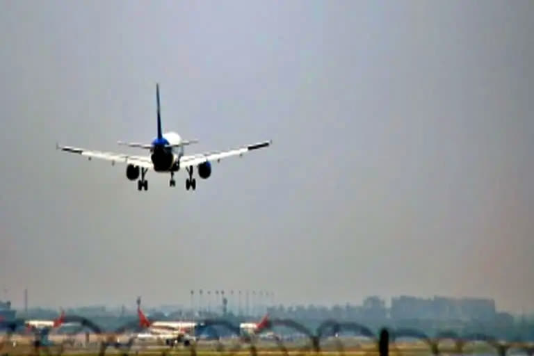 elhi IGI airport on alert  bomb threat on flight from Moscow  Delhi IGI airport on alert after bomb threat  ರಾಷ್ಟ್ರ ರಾಜಧಾನಿ ವಿಮಾನ ನಿಲ್ದಾಣದಲ್ಲಿ ಹೈ ಅಲರ್ಟ್  ಮಾಸ್ಕೋದಿಂದ ದೆಹಲಿಗೆ ಬರುತ್ತಿದ್ದ ವಿಮಾನ  ದೆಹಲಿಗೆ ಬರುತ್ತಿದ್ದ ವಿಮಾನಕ್ಕೆ ಬಾಂಬ್ ಬೆದರಿಕೆ  ಮಾಸ್ಕೋದಿಂದ ದೆಹಲಿಗೆ ಬರುತ್ತಿದ್ದ ವಿಮಾನದಲ್ಲಿ ಬಾಂಬ್  ದೆಹಲಿಯ ಐಜಿಐ ವಿಮಾನ ನಿಲ್ದಾಣದಲ್ಲಿ ಸಂಚಲನ