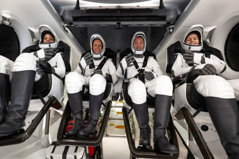 SpaceX ferries astronauts back to Earth