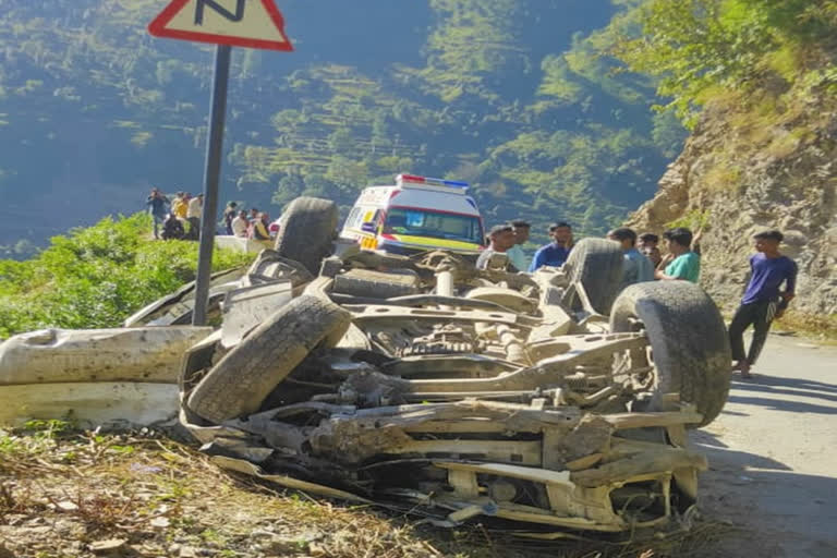 Car fall into Ditch in Tehri