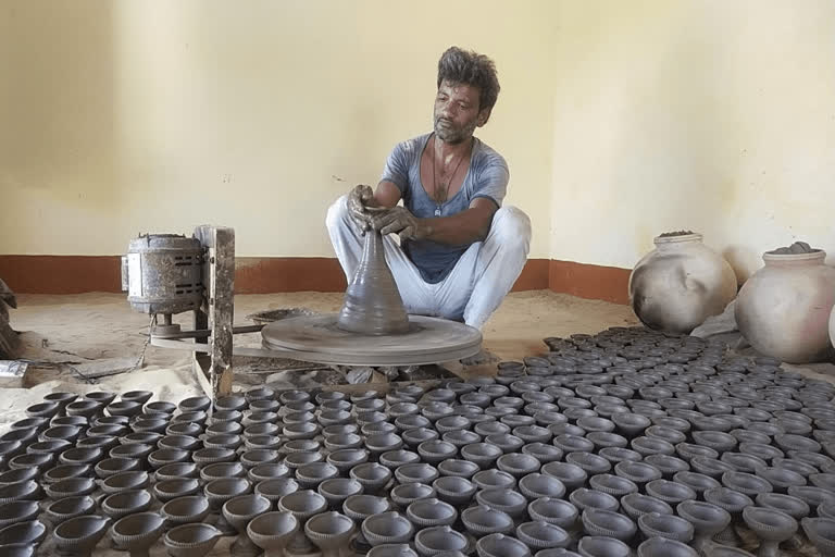 potters decreased rapidly in Barmer