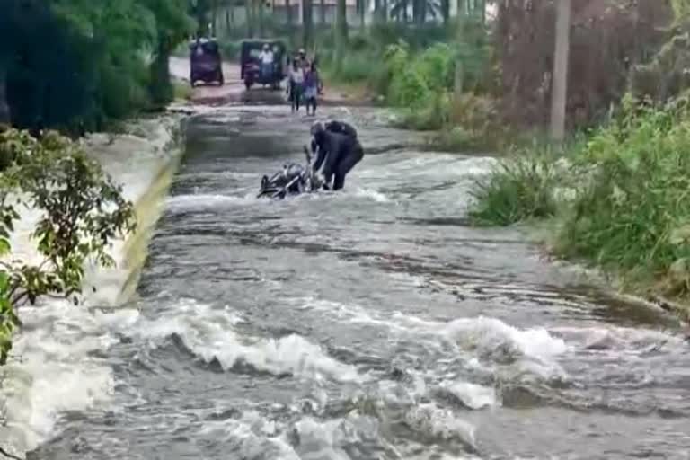 heavy-rain-caused-damages-in-tumkur