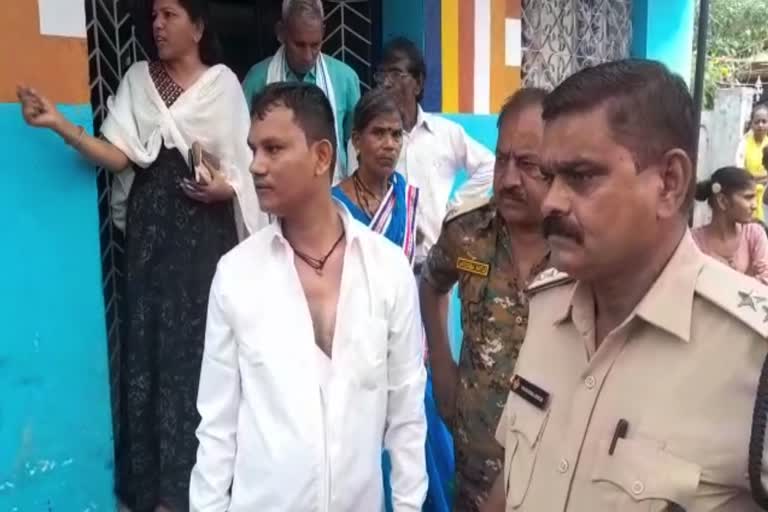 Wife beat up husband in Balaghat