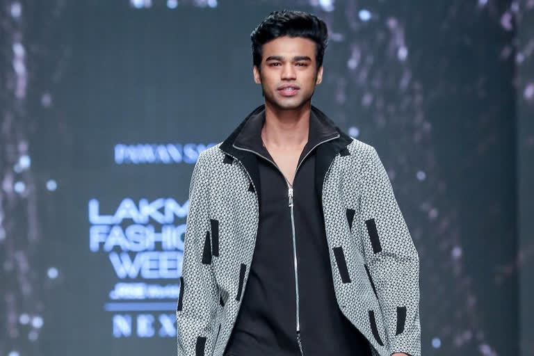 Babil Khan runway debut  Babil Khan runway debut at lakme fashion week  Babil Khan walks for Pawan Sachdeva  Babil Khan latest updates  Lakme Fashion Week 2022  Babil Khan about his runway debut  ലാക്ക്‌മെ ഫാഷന്‍  റാമ്പില്‍ തിളങ്ങി ബബില്‍ ഖാന്‍  Lakme Fashion Week  ഫാഷന്‍ ലോകത്ത് ചുവട് വച്ച് ഇര്‍ഫാന്‍ ഖാന്‍റെ മകന്‍  ഇര്‍ഫാന്‍ ഖാന്‍റെ മകന്‍ ബബില്‍ ഖാന്‍  ബബില്‍ ഖാന്‍  Babil Khan