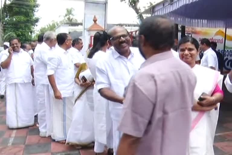 AICC Election Views from Indira Bhavan  AICC Election Views  Indira Bhavan  കേരള വാർത്തകൾ  മലയാളം വാർത്തകൾ  ഇന്ദിരാഭവനിൽ ഉത്സവാന്തരീക്ഷം  എ ഐ സി സി തെരഞ്ഞെടുപ്പ് കാഴ്‌ചകൾ  എ ഐ സി സി തെരഞ്ഞെടുപ്പ്  malayalam latest news  kerala news