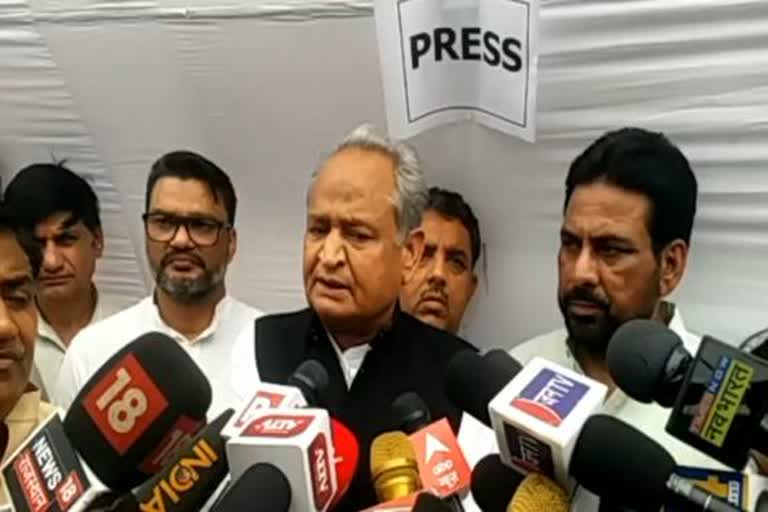 Ashok Gehlot targeted Sachin Pilot