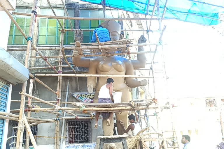 22-feet Mota Kali Puja of West Midnapore started by Wrestlers