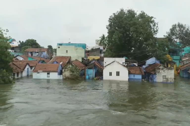 காவிரியில் பெருக்கெடுத்த வெள்ளம்