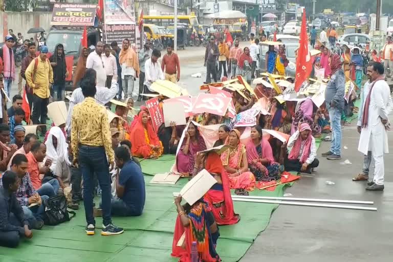 Land displaced protest in korba